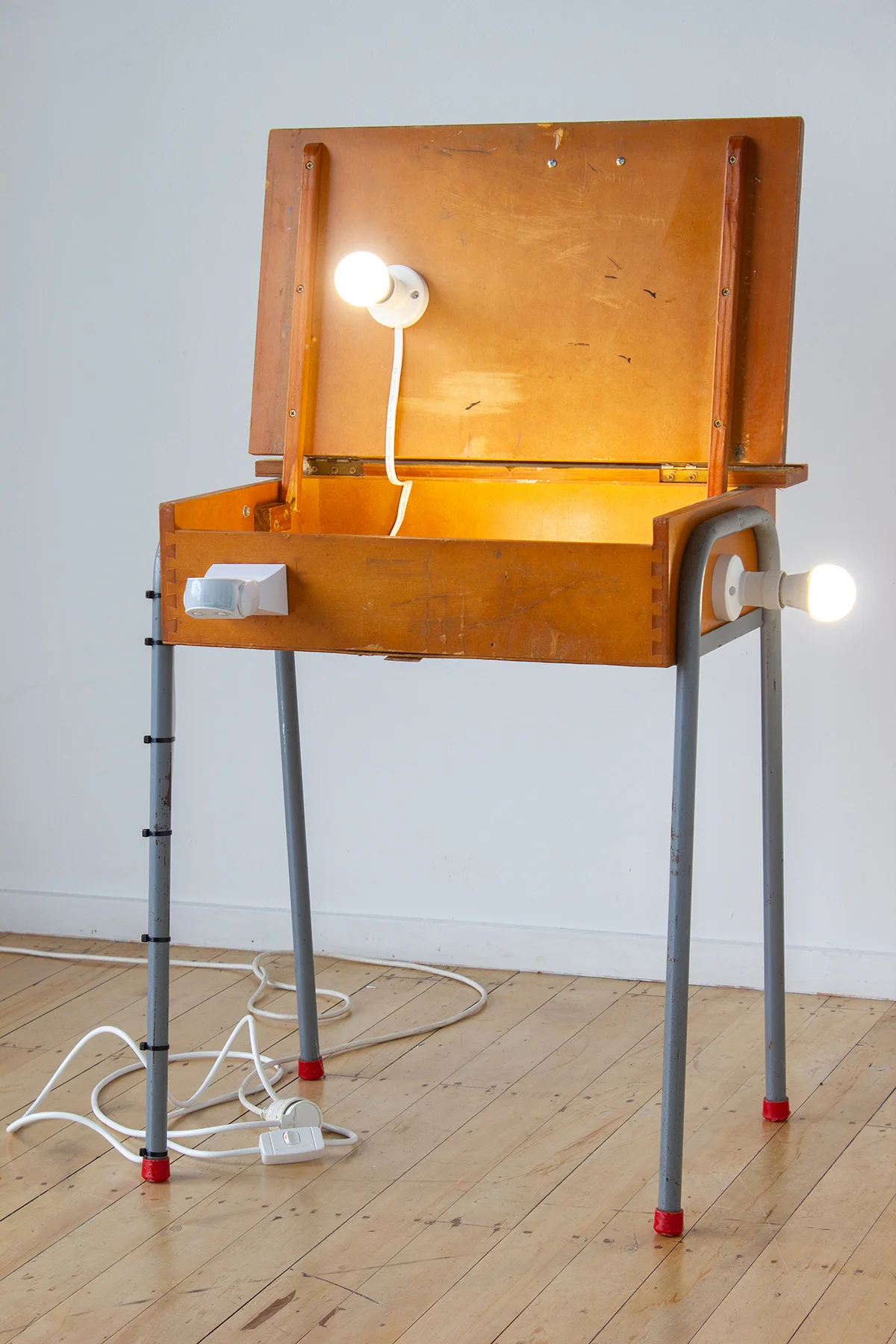 Artist Feature 001: Max Nasmith.

Kirikiriroa-based sculptor Max Nasmith constructs his interactive pieces entirely from second-hand materials,
everyday furniture, and lighting circuits. We discussed material interception, apprenticeships, and the need for stronger local arts infrastructure.